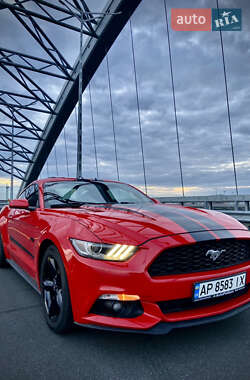 Купе Ford Mustang 2015 в 