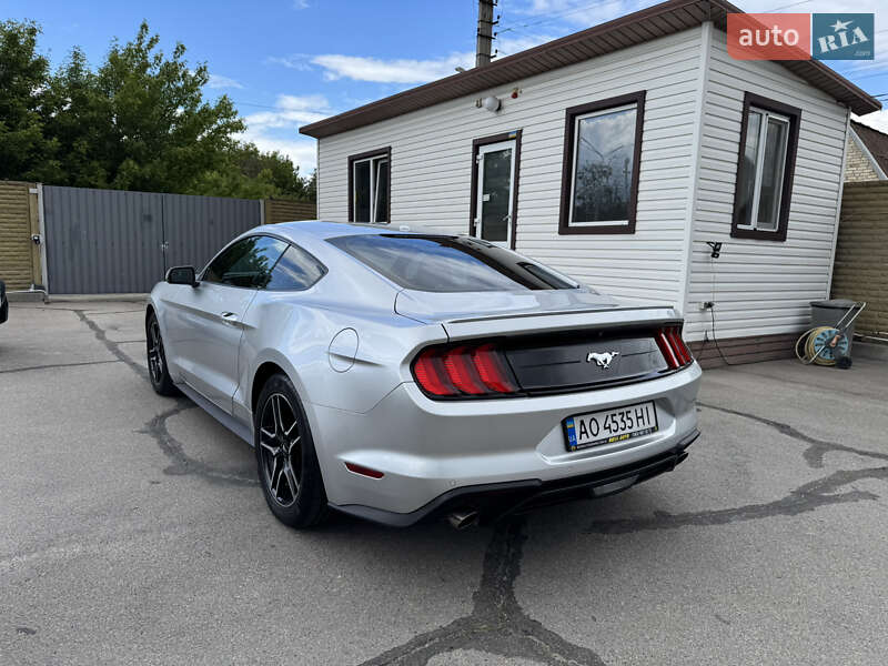 Купе Ford Mustang 2019 в Киеве фото 10 Купе Ford Mustang 2019 в Киеве