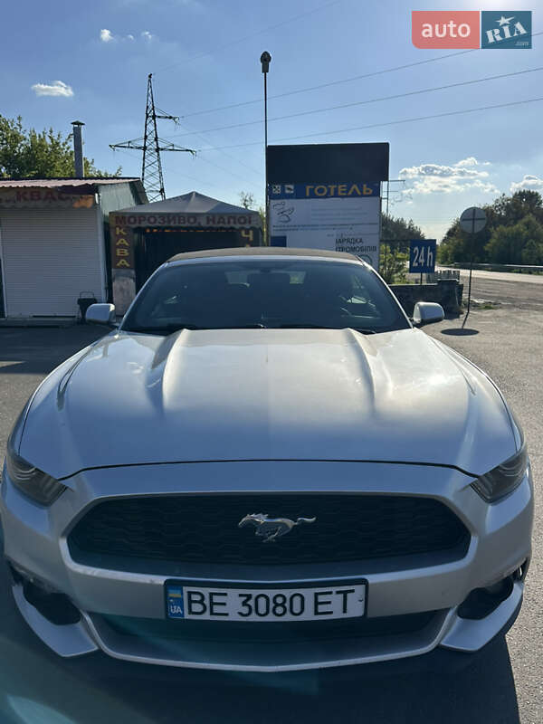 Кабріолет Ford Mustang 2015 в Корсунь-Шевченківському