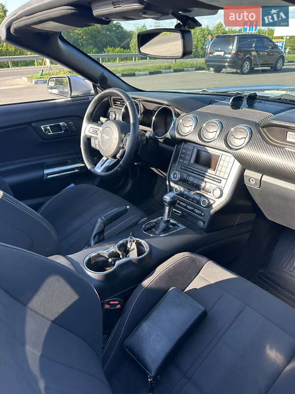 Кабріолет Ford Mustang 2015 в Корсунь-Шевченківському