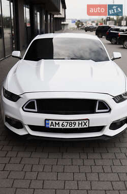 Купе Ford Mustang 2014 в 