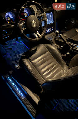 Купе Ford Mustang 2011 в 