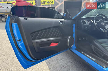 Купе Ford Mustang 2011 в 