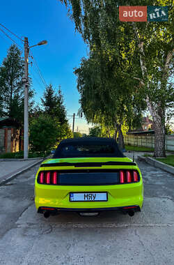 Кабриолет Ford Mustang 2015 в 