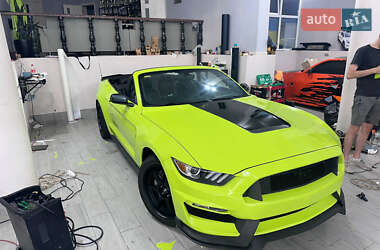 Кабриолет Ford Mustang 2015 в 