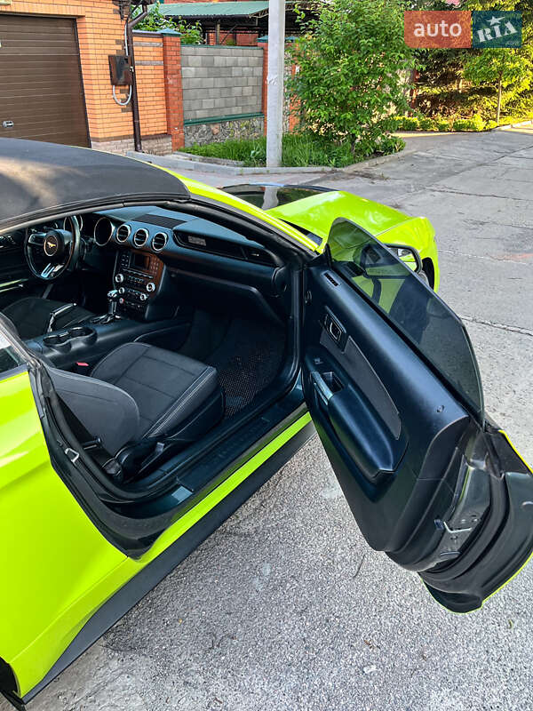 Кабриолет Ford Mustang 2015 в Харькове фото 8 Кабриолет Ford Mustang 2015 в Харькове