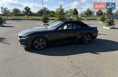 Кабриолет Ford Mustang 2024 в 