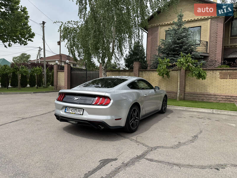 Купе Ford Mustang 2019 в Киеве фото 23 Купе Ford Mustang 2019 в Киеве