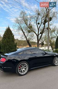 Купе Ford Mustang 2015 в 
