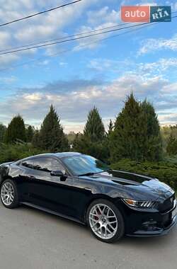 Купе Ford Mustang 2015 в 