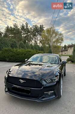 Купе Ford Mustang 2015 в 