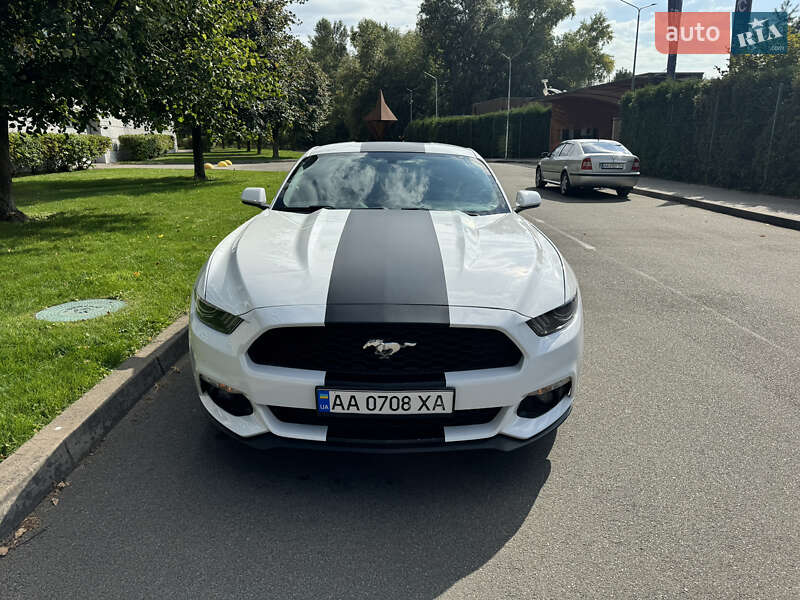 Купе Ford Mustang 2015 в Киеве