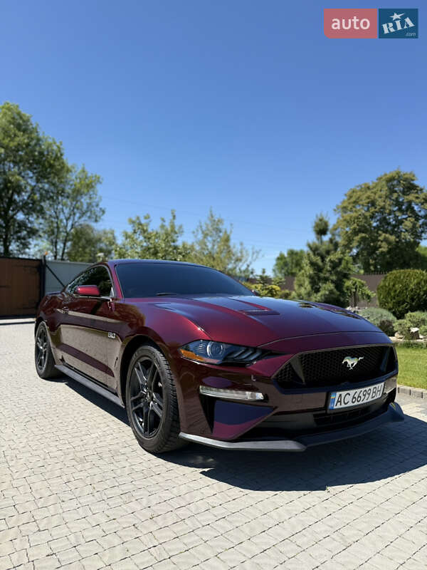Купе Ford Mustang 2017 в Нововолынске