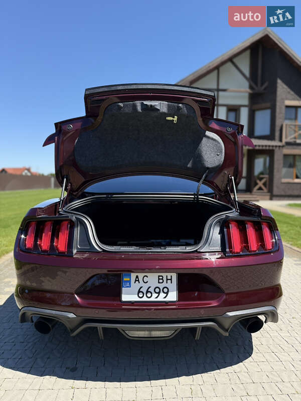 Купе Ford Mustang 2017 в Нововолынске