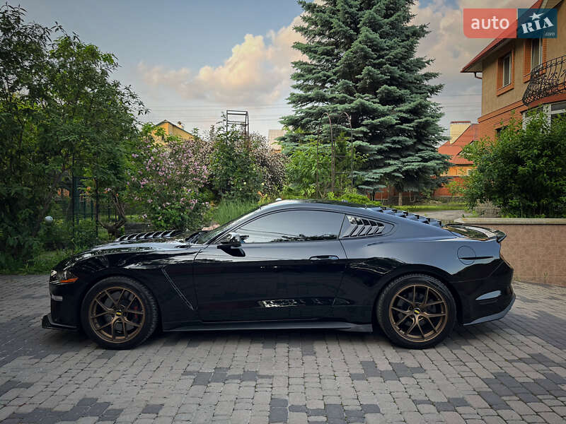 Купе Ford Mustang 2018 в Києві