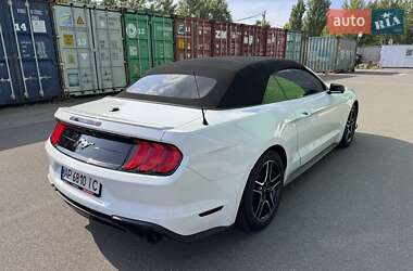 Кабриолет Ford Mustang 2019 в 