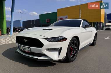 Кабриолет Ford Mustang 2019 в 