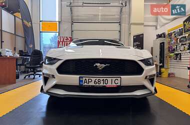 Кабриолет Ford Mustang 2019 в 