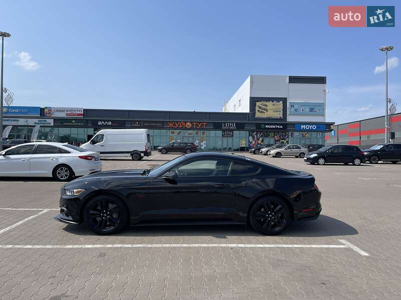 Купе Ford Mustang 2016 в Киеве