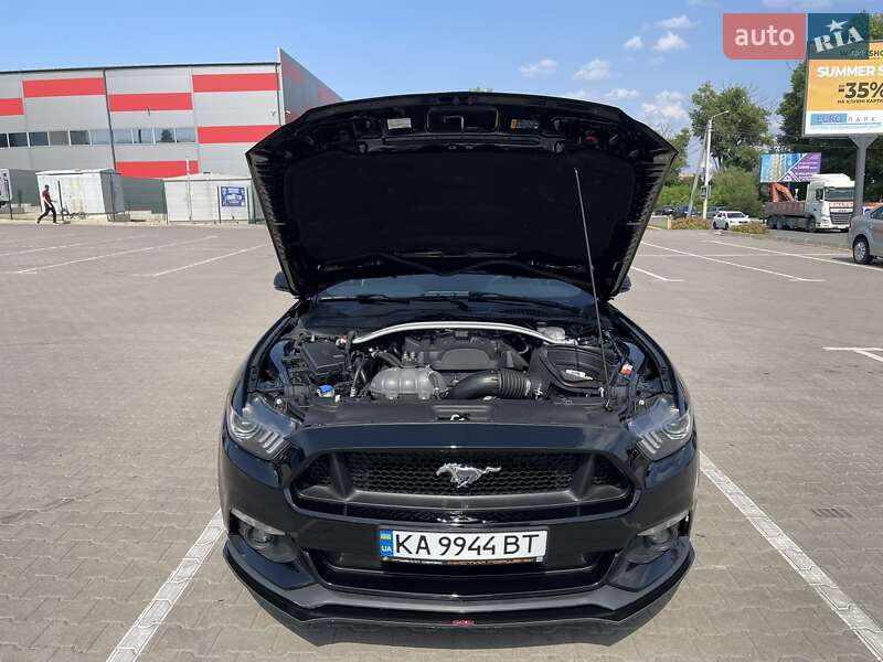 Купе Ford Mustang 2016 в Киеве