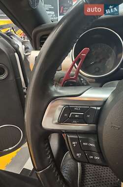 Кабриолет Ford Mustang 2019 в 