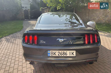 Купе Ford Mustang 2017 в 