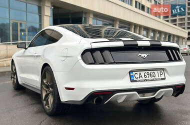 Купе Ford Mustang 2015 в 