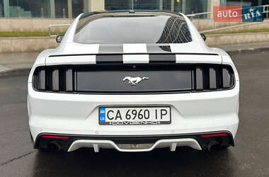 Купе Ford Mustang 2015 в 