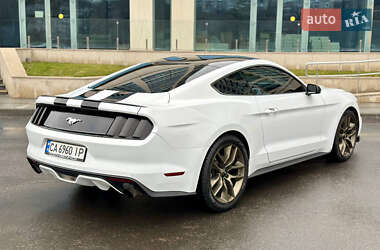Купе Ford Mustang 2015 в 