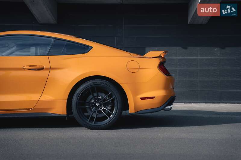 Купе Ford Mustang 2019 в Киеве