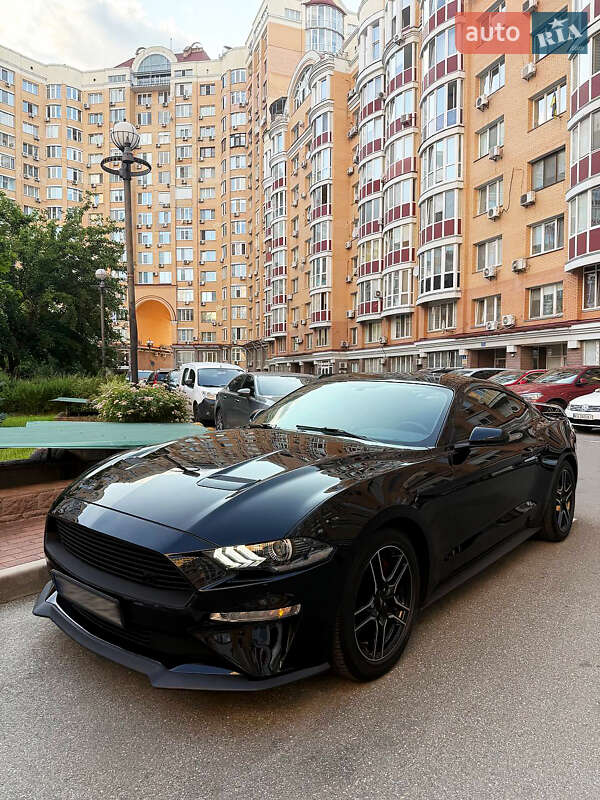 Купе Ford Mustang 2018 в 