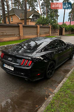 Купе Ford Mustang 2017 в 