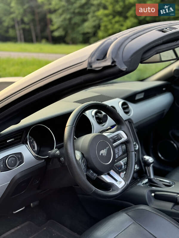 Кабриолет Ford Mustang 2017 в Ровно