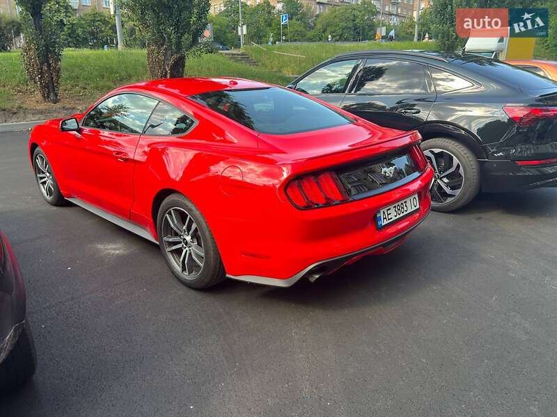 Купе Ford Mustang 2016 в Киеве