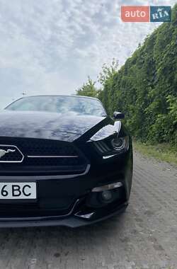 Купе Ford Mustang 2015 в 