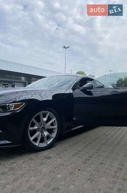 Купе Ford Mustang 2015 в 