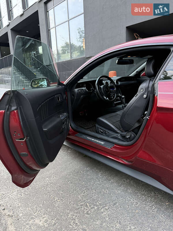Купе Ford Mustang 2016 в Киеве