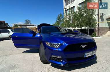 Купе Ford Mustang 2015 в 
