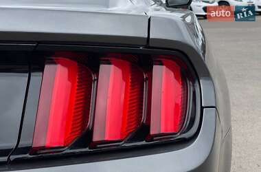 Купе Ford Mustang 2017 в 