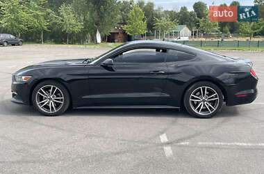 Купе Ford Mustang 2015 в 
