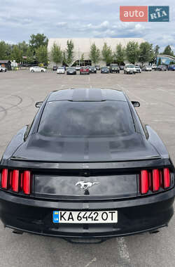 Купе Ford Mustang 2015 в 