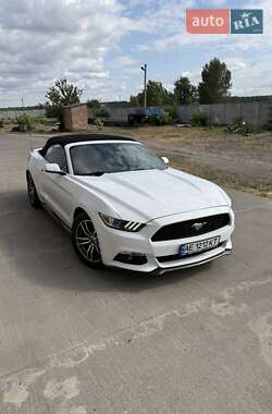 Кабриолет Ford Mustang 2016 в 