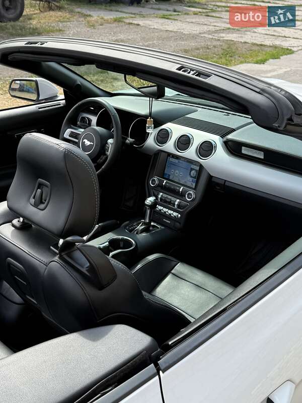 Кабриолет Ford Mustang 2016 в Кривом Роге фото 19 Кабриолет Ford Mustang 2016 в Кривом Роге