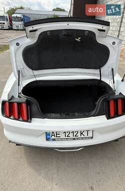 Кабриолет Ford Mustang 2016 в 