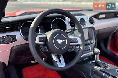 Кабриолет Ford Mustang 2016 в 