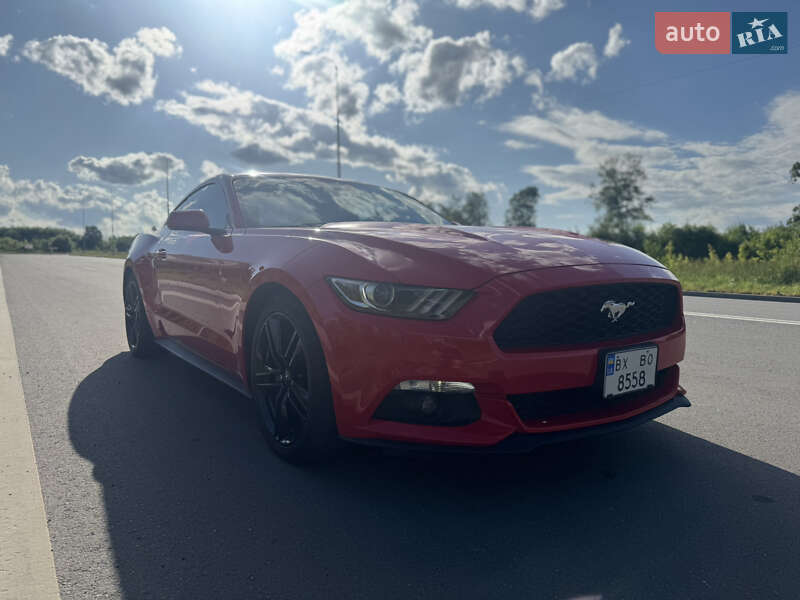 Купе Ford Mustang 2016 в 