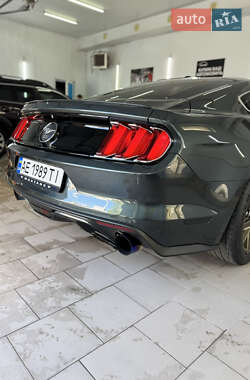 Купе Ford Mustang 2015 в 