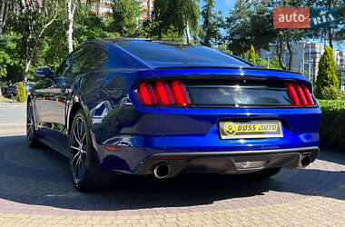 Купе Ford Mustang 2015 в 