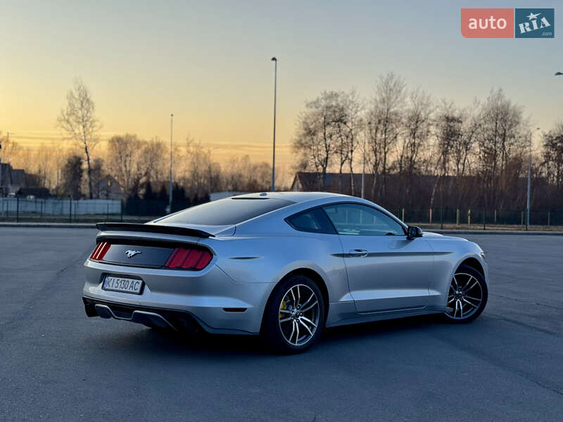 Купе Ford Mustang 2016 в Львове