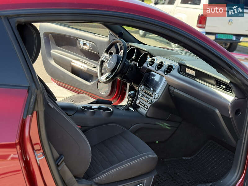 Купе Ford Mustang 2015 в Києві фото 12 Купе Ford Mustang 2015 в Києві